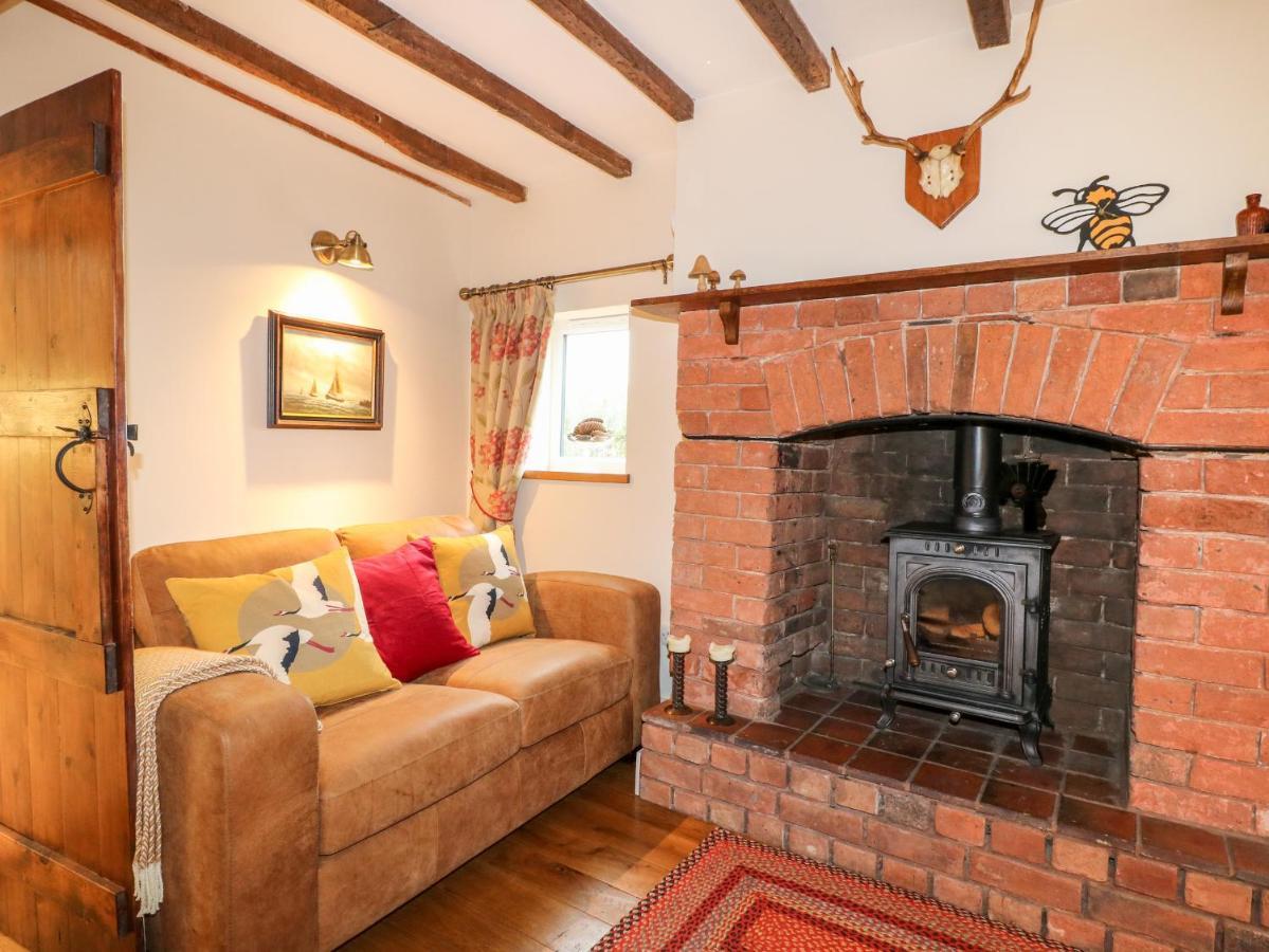 Bellamour End Cottage รูจลีย์ ภายนอก รูปภาพ