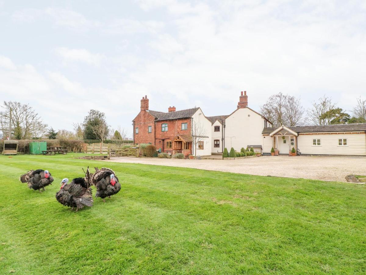 Bellamour End Cottage รูจลีย์ ภายนอก รูปภาพ