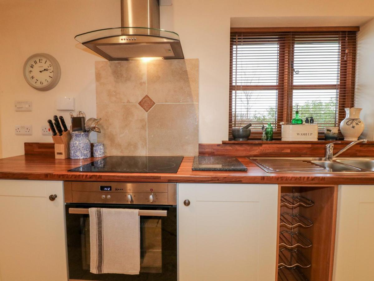 Bellamour End Cottage รูจลีย์ ภายนอก รูปภาพ