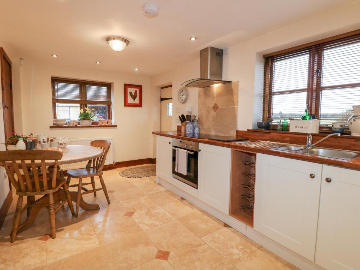 Bellamour End Cottage รูจลีย์ ภายนอก รูปภาพ