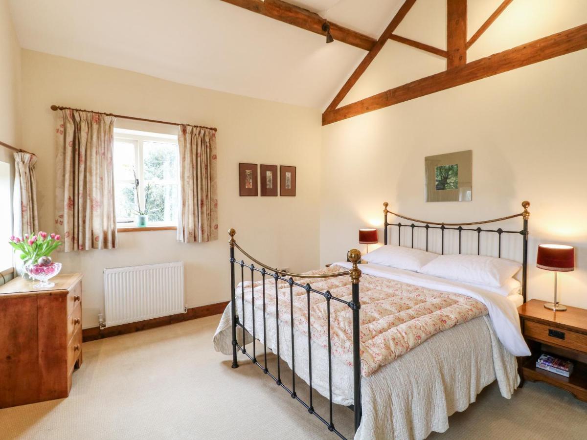 Bellamour End Cottage รูจลีย์ ภายนอก รูปภาพ